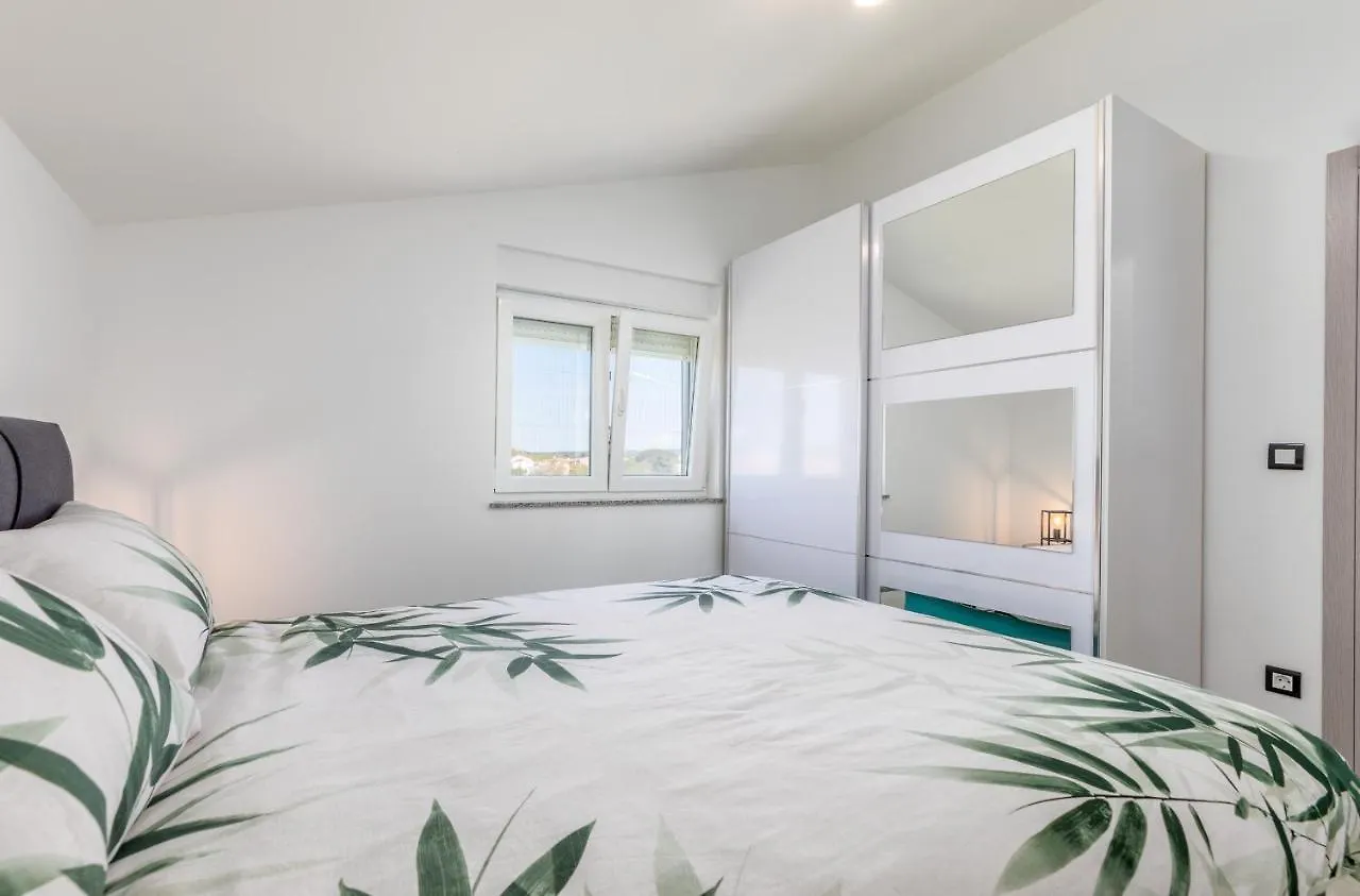 Apartment Vito With Sea View 파자나